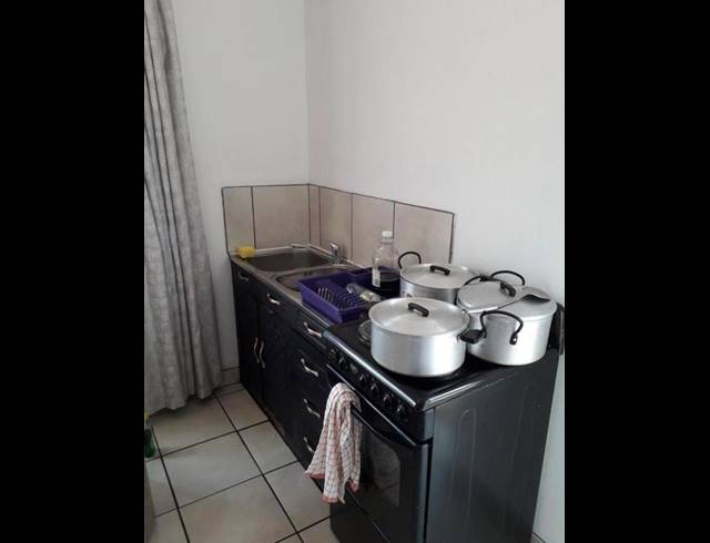 6 BEDROOM HOUSE FOR SALE IN SOPHIATOWN